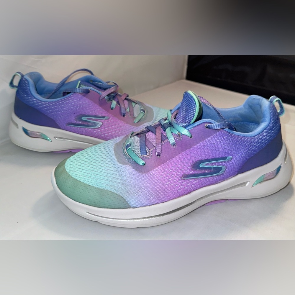 Skechers Go Walk Arch Fit Size 8.5